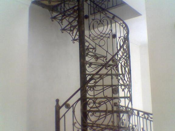 Лестницы художественная ковка на заказ